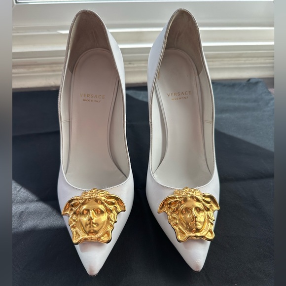 Versace White & Gold Pointed Toe Heels Medusa Head - Picture 3 of 10